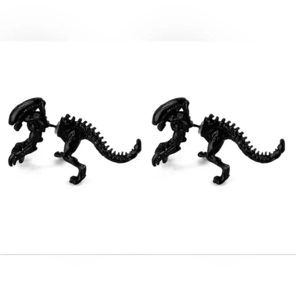 2 Allien Predator Scary Horror Earring - Picture 2 of 2